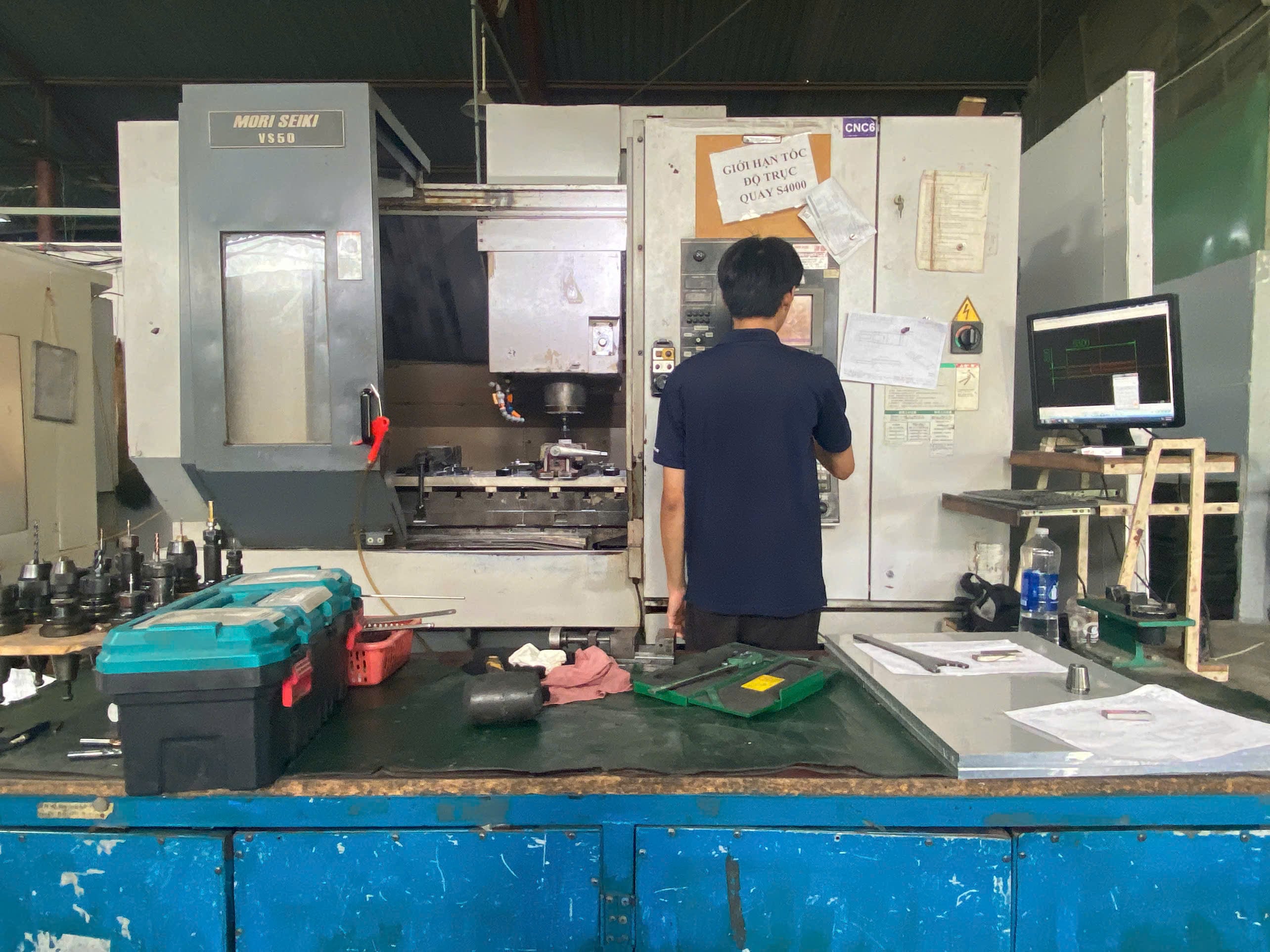 CNC milling machine 5